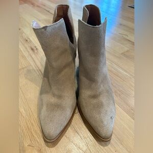 Lisa Vicky Suede Booties
